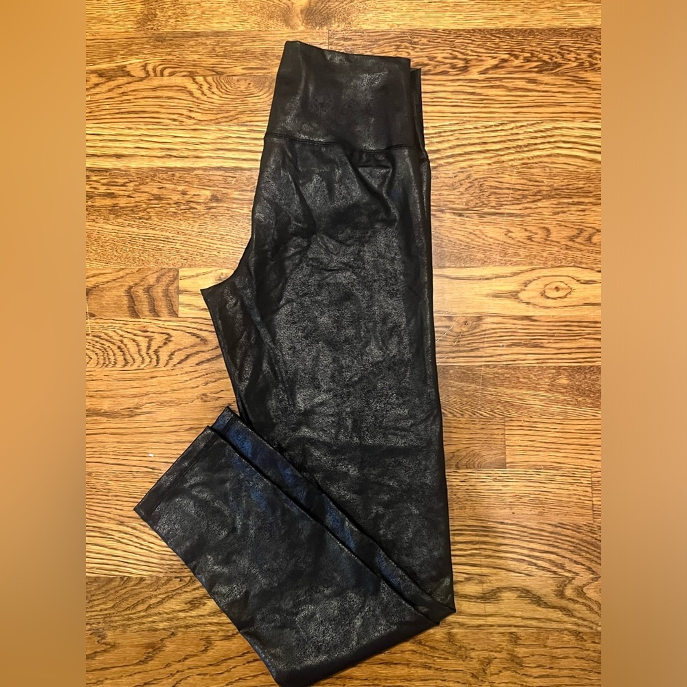 Offline by AERIE crackle leggings - Size L Long